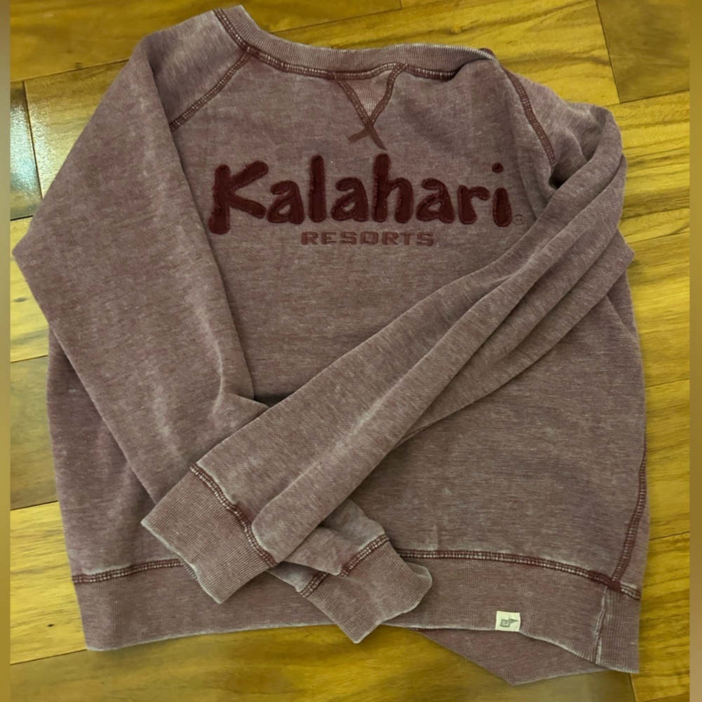 brand new never worn kalahari resorts crewneck